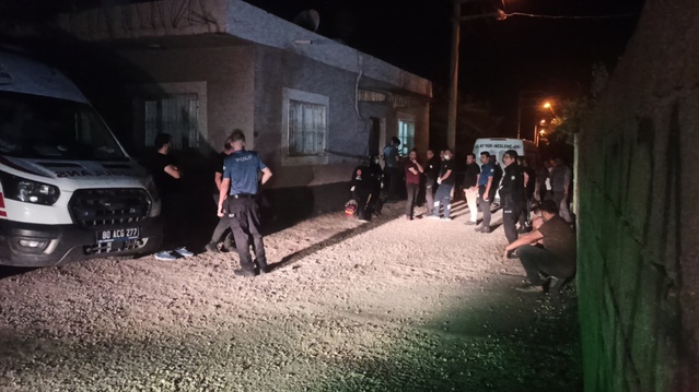 Osmaniye'de kötü koku ihbarı üzerine evde silahla vurulmuş erkek cesedi bulundu