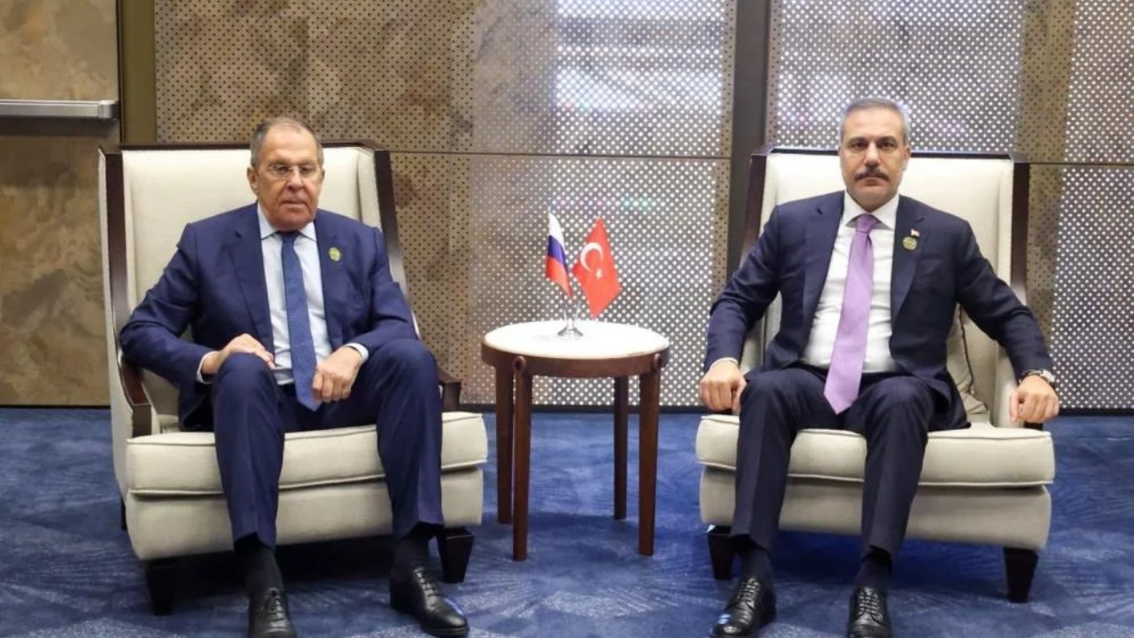 Hakan Fidan’dan Bakü’de diplomatik temas