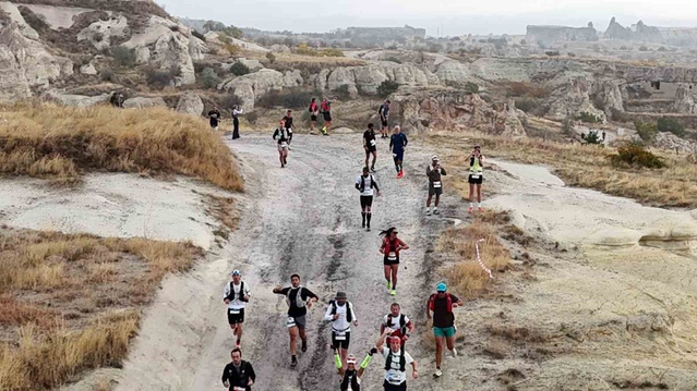 Kapadokya Ultra Trail'de 73 ülkeden 3 bine yakın sporcu yarışa başladı