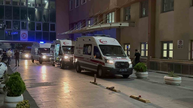 Batman'da 8. kattan düştüğü ileri sürülen kadın hastanede kurtarılamadı