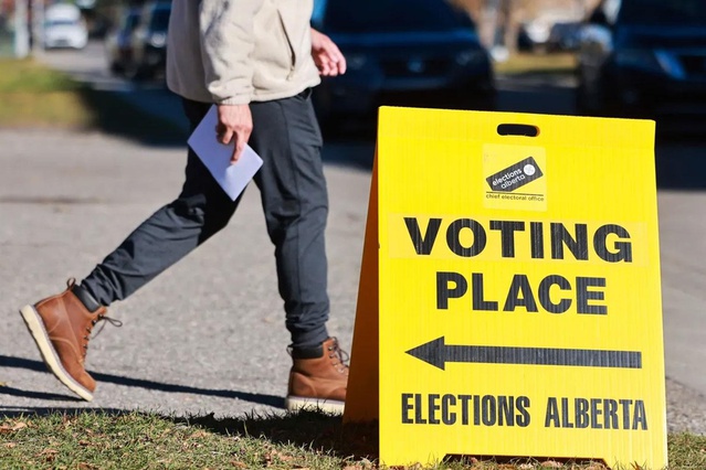 Alberta'nın Kanada'dan ayrılık sürecini başlatabilecek referandumda oylama başladı