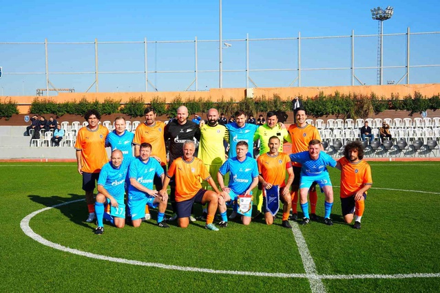 Başakşehir veteranları Zenit'i 3-2 yendi, Gümüşdağ FIFA'ya adalet çağrısı yaptı
