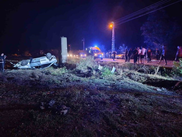 Osmaniye Düziçi'de şarampole uçan otomobil takla attı, 3 kişi yaralandı