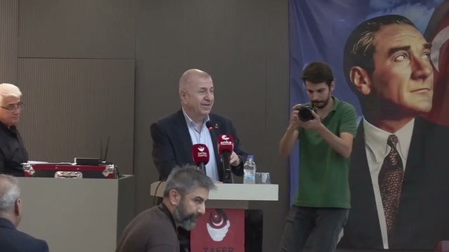 Özdağ, Adana'da Suriyelilere vatandaşlık verileceğini öne sürdü