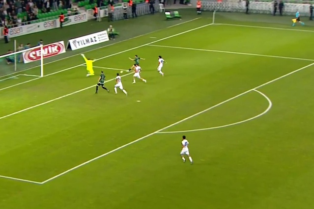 Bu görüntüler 2. Lig'den! İzleyenlerden aynı yorum geldi