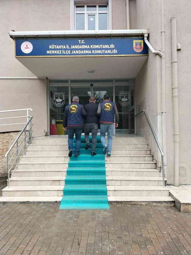 Kütahya'da jandarmanın eylül çalışmasında aranan 73 şahıs yakalandı, 38'i tutuklandı