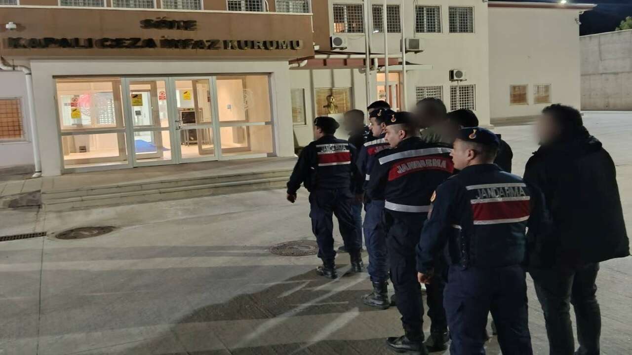 Kuşadası’nda göçmen kaçakçılığı operasyonu: 5 organizatör tutuklandı
