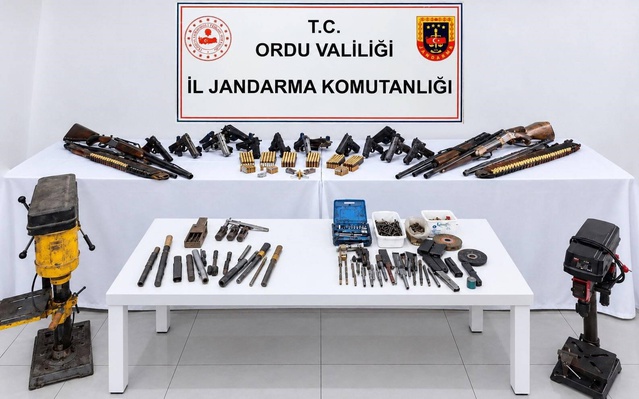 Ordu Ulubey'de operasyonda 2 şüpheli yakalandı, 10 ruhsatsız tabanca ele geçirildi