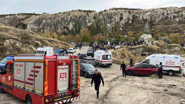 Nevşehir Göreme'de peribacası yıkıldı, 3 kişi yaralandı, cenaze bilgisi edinildi