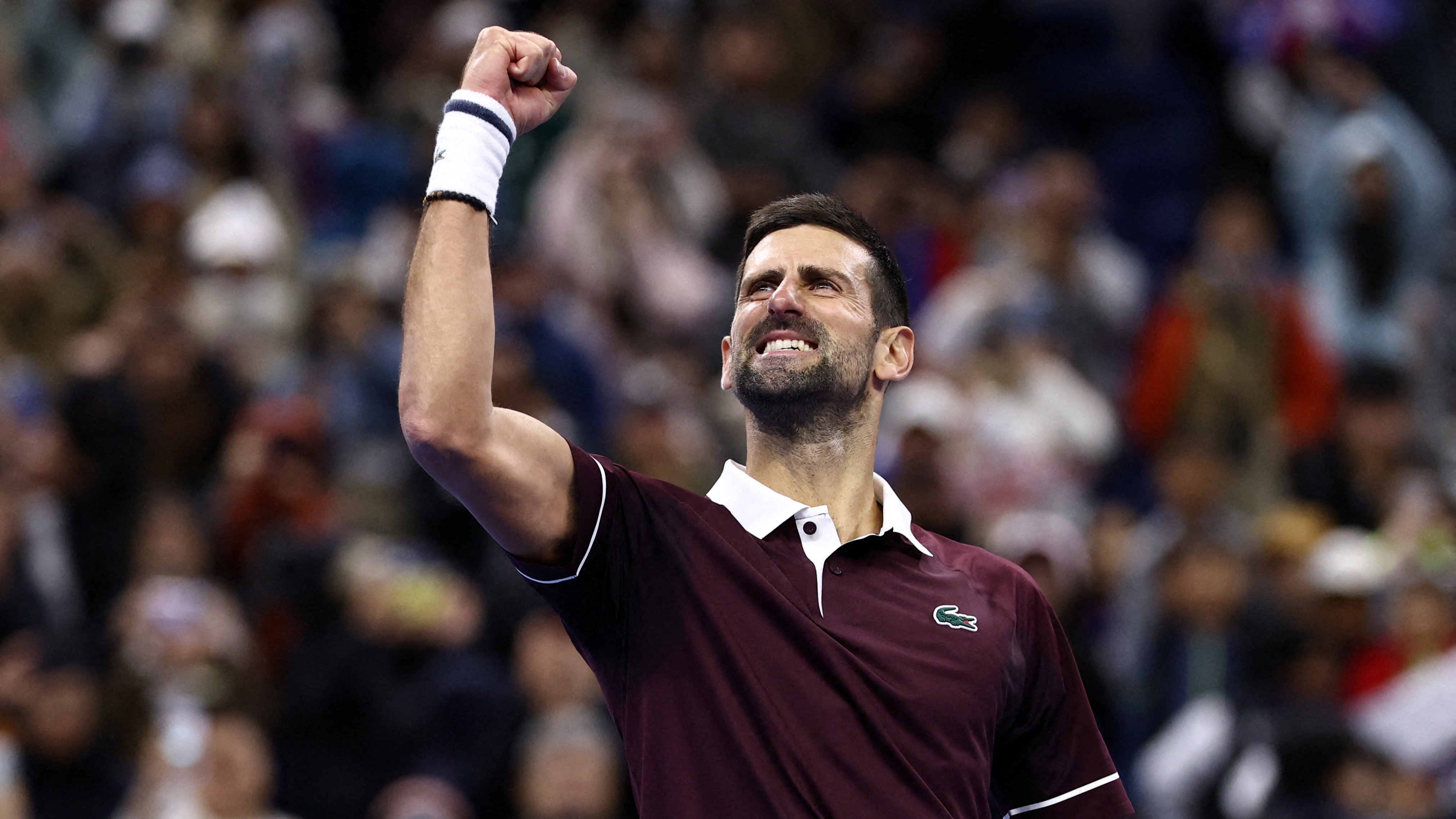 Djokovic, Zverev'i eledi ve Rafael Nadal'ın rekorunu tarihe gömdü