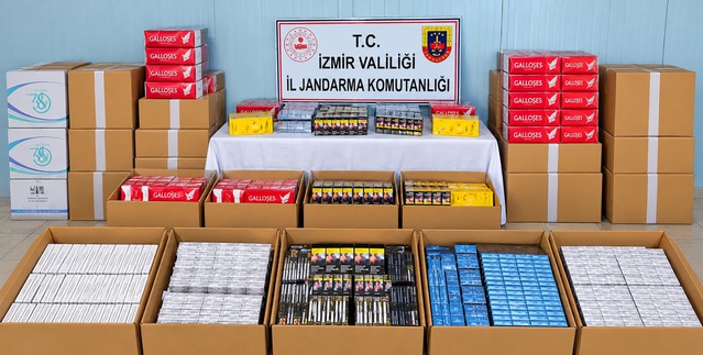 Torbalı'da iş yerine düzenlenen operasyonda 27 bin paket kaçak sigara ele geçirildi