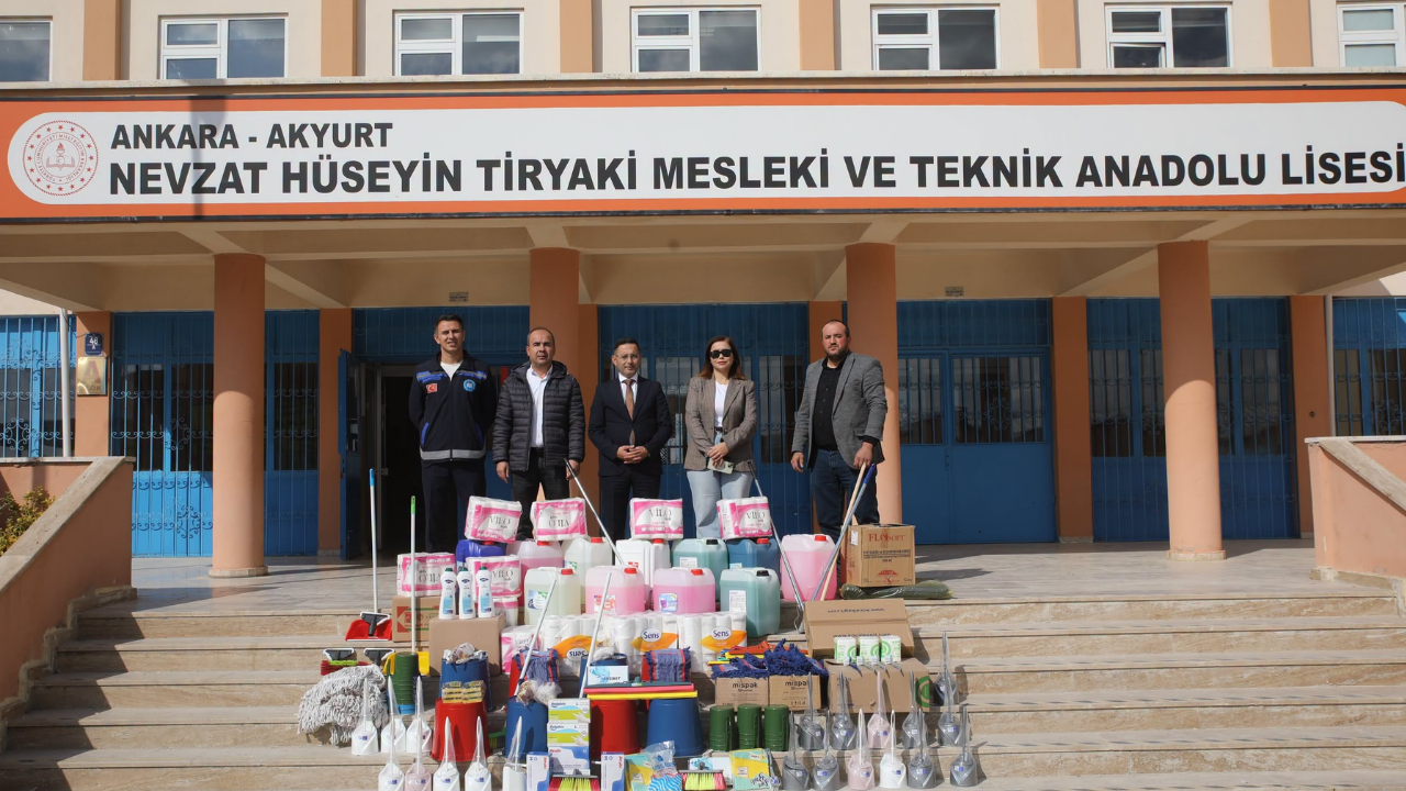 Akyurt’ta 34 eğitim kurumuna bir yıllık temizlik malzemesi desteği