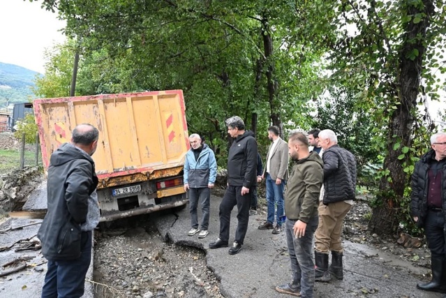 Kartepe'de yağış hasarına karşı AFAD ve İSU'yla temizlik çalışmaları sürüyor