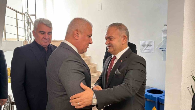 Erdem ALTSO görevini Tuna'ya devretti, yeni yönetime destek sözü verdi
