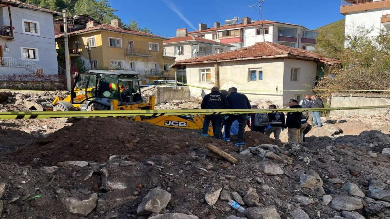 Ankara’da 17 yıllık kayıp dosyasında şüpheli gelişme: Evin altında insan kemikleri bulundu