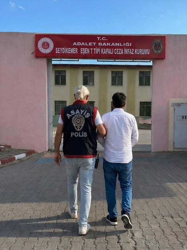 Muğla Fethiye'de 27 yıl 11 ay 12 gün hapsi olan firari, Karaçulha'da yakalandı