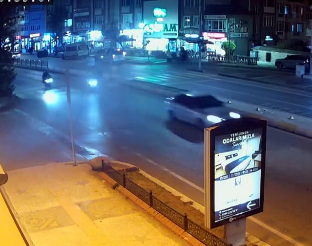 Edirne'de iki motosikletin çarpıştığı kazada 1 kişi yaralandı, anları kamera kaydetti