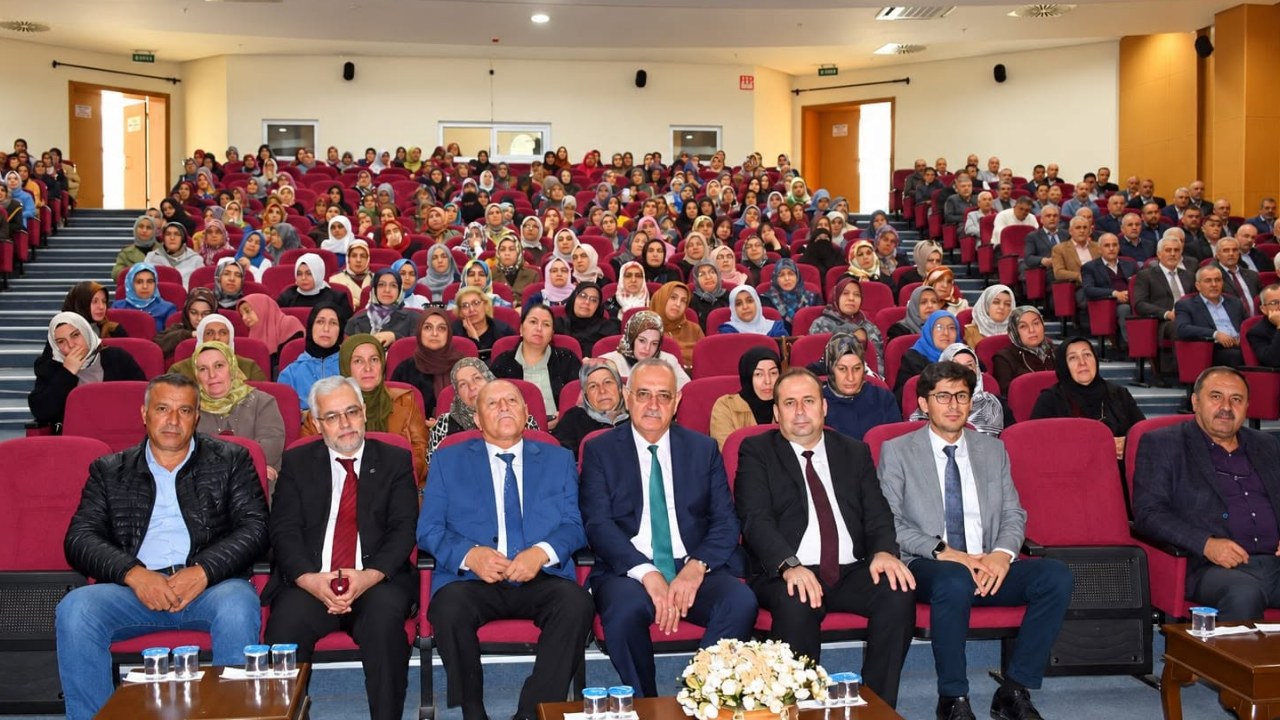 Sincan’da Camiler ve Din Görevlileri Haftası konferansı düzenlendi
