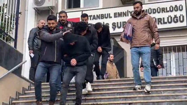 Motor ve şasi numarası değiştirerek 61 aracı satan 22 kişilik şebeke adliyeye sevk edildi