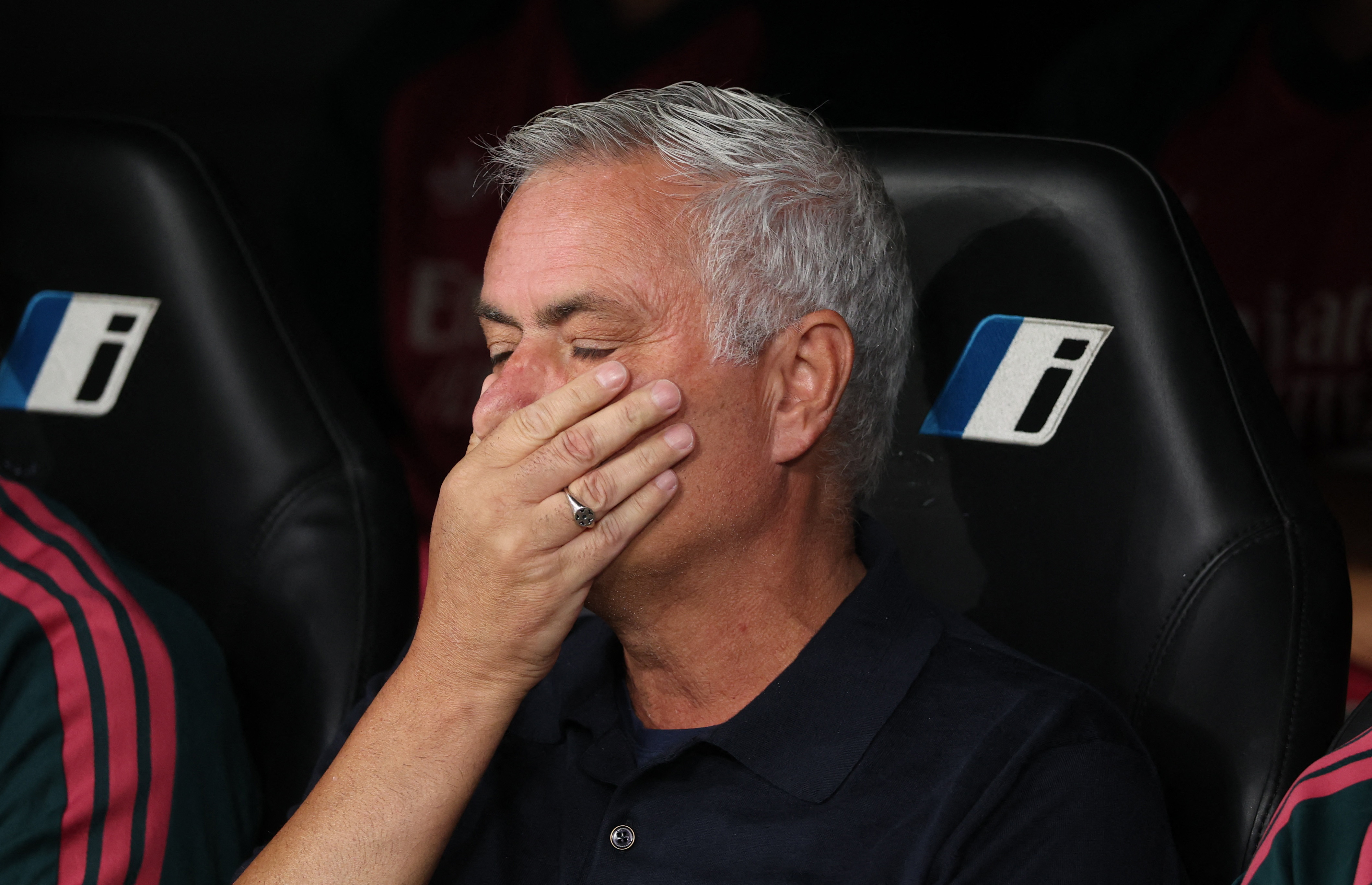 Jose Mourinho yine yapacağını yaptı. Maç sonunda ortalığı birbirine katan hareket