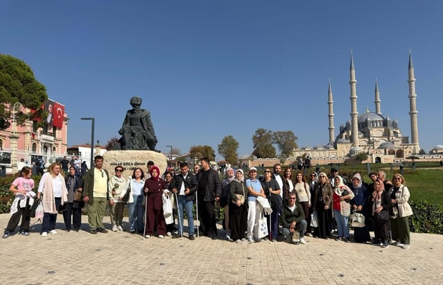 İstanbul Bakırköy GÖZDER'den görme engelliler Edirne'nin tarihi mekanlarını gezdi