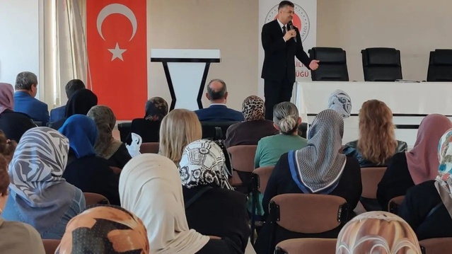 Sinop'ta umre adayları ibadet bilinci ve umre esasları hakkında bilgilendirildi