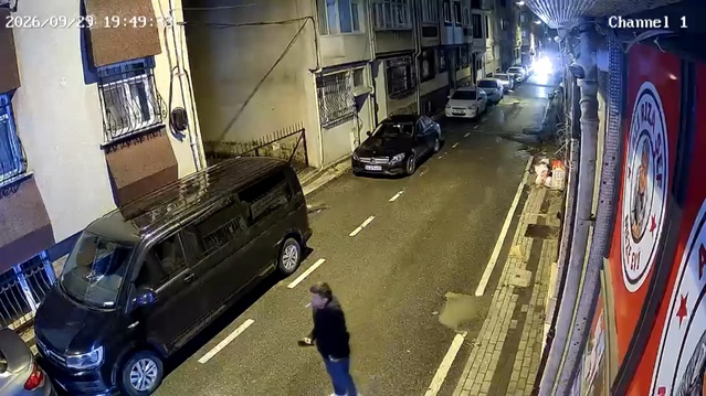 Kendini polis olarak tanıtan çete, Üsküdar'da 79 yaşındaki emekliyi 15,5 milyon lira dolandırdı
