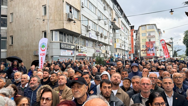 Özgür Özel, 15 Kasım'daki genel başkanlık seçiminde üyelerin karar vereceğini söyledi