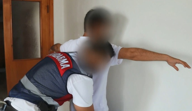 Mersin Erdemli'de sosyal medya şantaj şebekesine operasyon düzenlendi, 4 kişi tutuklandı