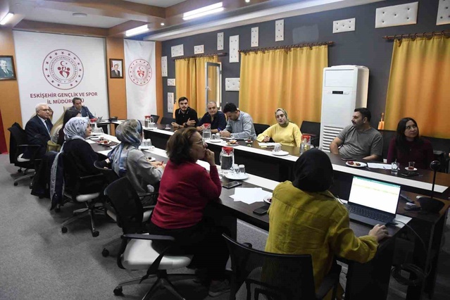 Eskişehir'de kasım ayı yurt menüleri öğrencilerin görüşleriyle komisyonda belirlendi