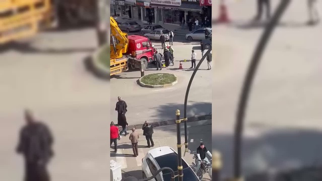 Sinop Boyabat'ta vinçten kopan elektrik direği 57 yaşındaki işçiyi öldürdü