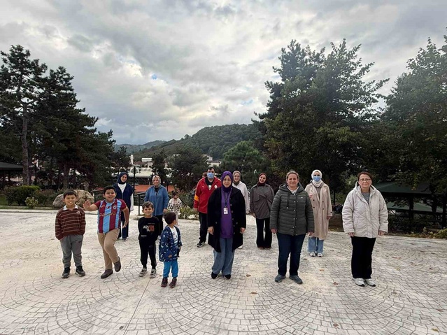 Gümüşova'da Mahallemde Hareket Var etkinliğinde vatandaşlara egzersiz yaptırıldı