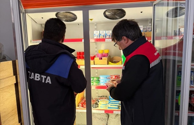 Ahlat'ta Kaymakam Kaya'nın talimatıyla okul çevresindeki gıda işletmeleri denetlendi