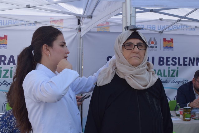 Biruni Üniversitesi, Zeytinburnu AKDEM'de 60 yaş üstüne sağlık taraması yaptı