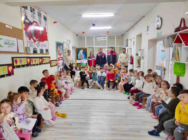 Başmakçı'da anaokulu öğrencilerine hayvan sevgisi ve sorumluluk anlatıldı