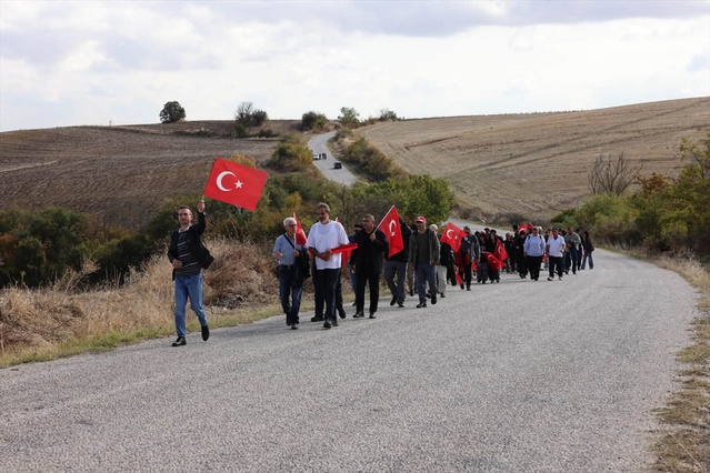 Edirne'de Sırpsındığı Zaferi anmasında karanfil bırakıldı, 4 kilometre yürüyüldü