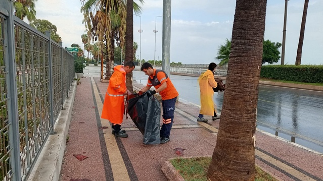 Mersin'de sağanak yağışa karşı Afet Koordinasyon Toplantısı yapıldı
