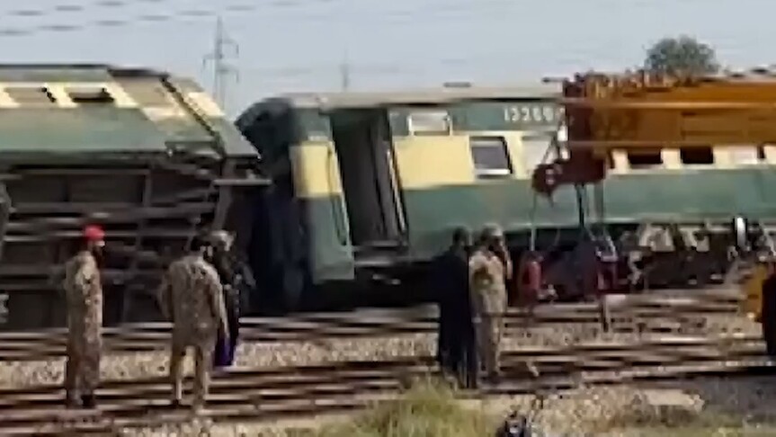 Pakistan'da yolcu treninin raydan çıkması sonucu 5 kişi öldü, 30'dan fazla kişi yaralandı