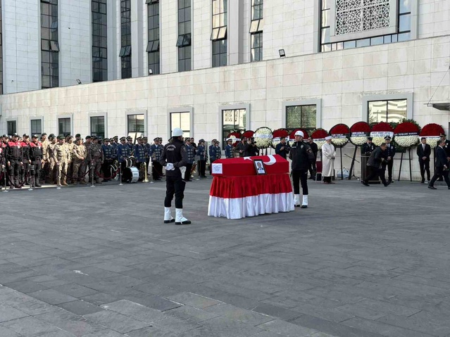 Silahlı saldırıda şehit olan polis için Ankara Emniyet Müdürlüğünde resmi cenaze töreni düzenlendi