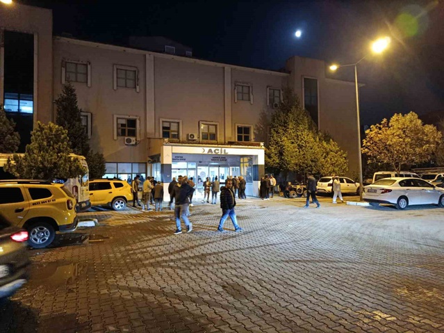 Bingöl Solhan'da iskeleden düşen 45 yaşındaki K.T. Bingöl'de hastaneye sevk edildi