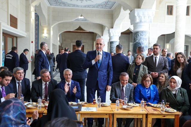 TBMM Başkanı Kurtulmuş, Gaziantep'te cami ziyaretinde Terörsüz Türkiye mesajı verdi