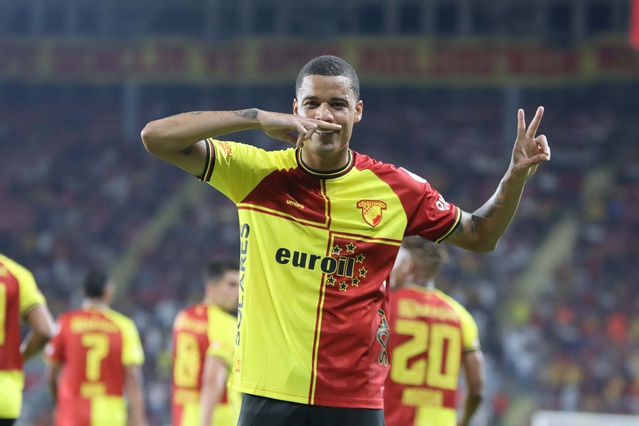 Göztepe, Eyüpspor maçı öncesi hücumda istikrarı bulamadı; Henrique en çok süre aldı