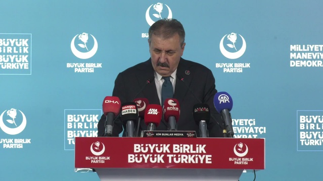 BBP Genel Başkanı Destici, Mekke anlaşmasına altı endişeyle egemenlik uyarısı yaptı
