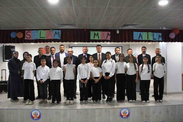 Cizre'de imam hatip okullarının yeniden açılışının 75. yılı için program düzenlendi