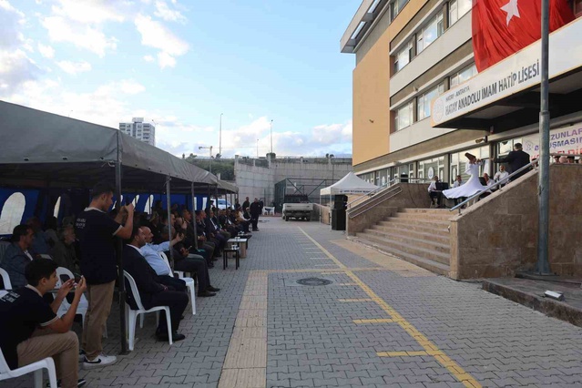 Antakya'da Hatay Anadolu İmam Hatip Lisesi mezunları 2. buluşmada bir araya geldi