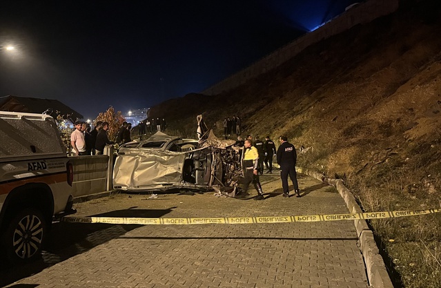 Erzurum Oltu'da şarampole devrilen araç takla attı; 1 kişi öldü, 3 ağır yaralı