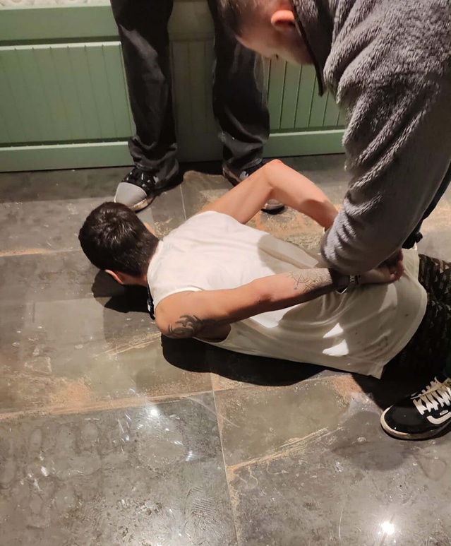 Bağcılar cinayeti şüphelisi, İzmir Çeşme'deki otelde 2 hükümlüyle yakalandı