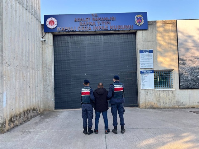 Samsun Bafra'da jandarma, 9 yıl 2 ay hapis cezalı firari hükümlüyü yakaladı