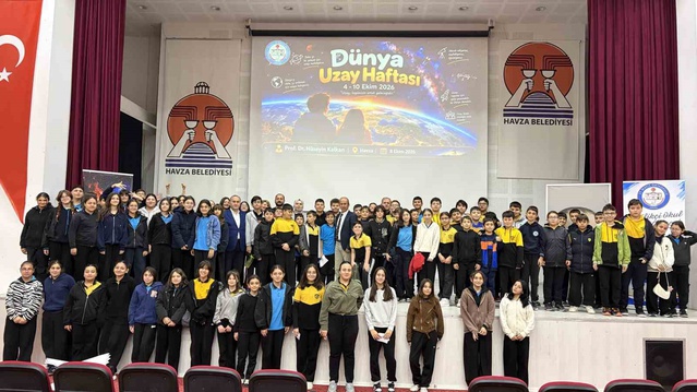 Havza'da Dünya Uzay Haftası'nda Prof. Dr. Hüseyin Kalkan öğrencilerle buluştu