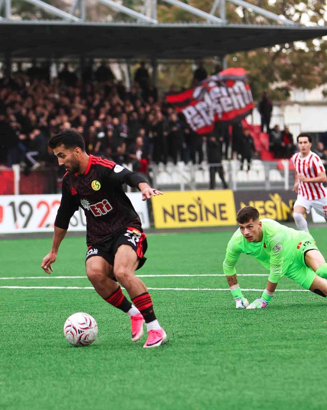 Eskişehirspor, deplasmanda Akşehirspor'u Hasan Kaya'nın golleriyle 3-0 yendi